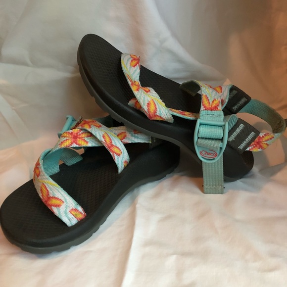 kids sandals near me